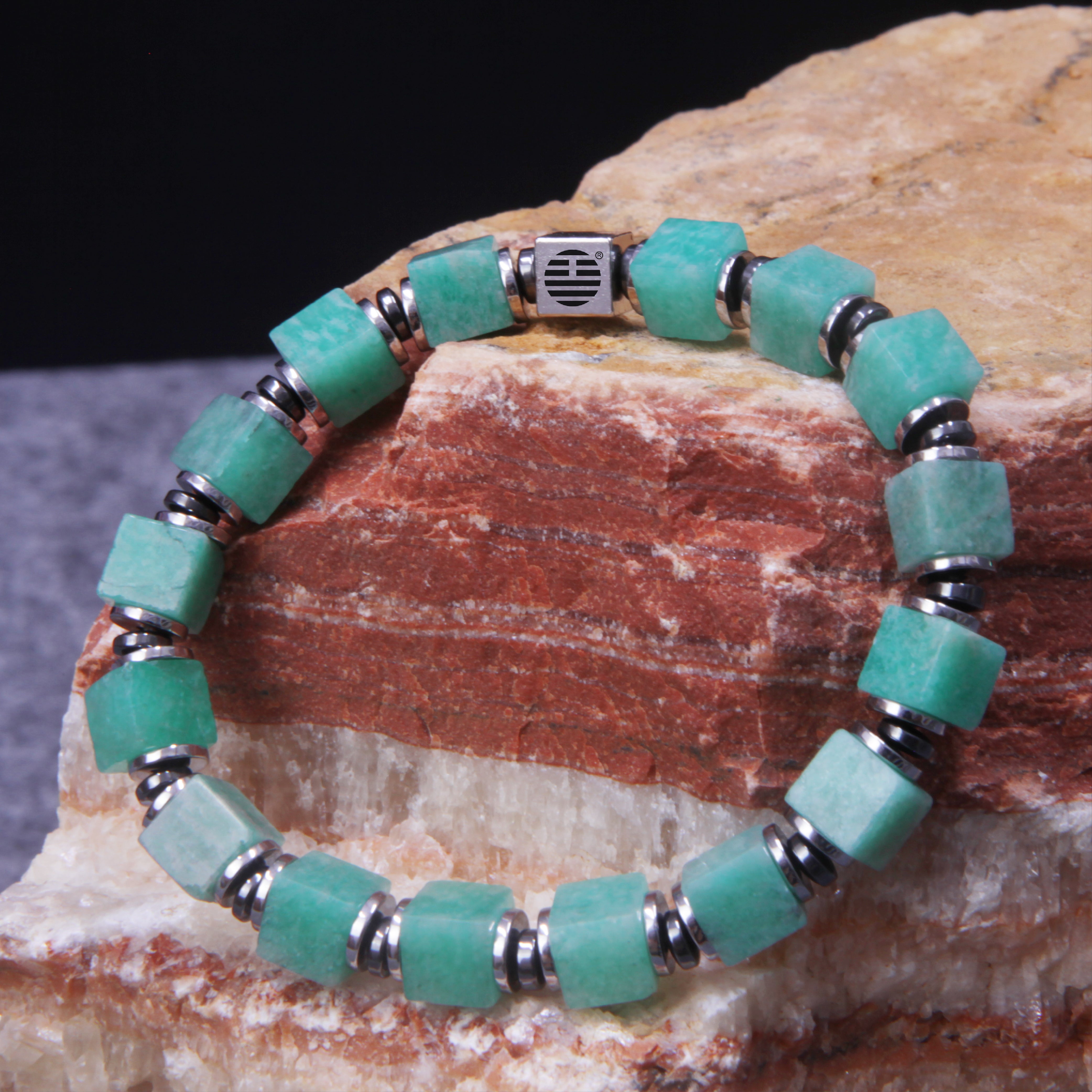 Minimalist — Aquamarine (SQ)